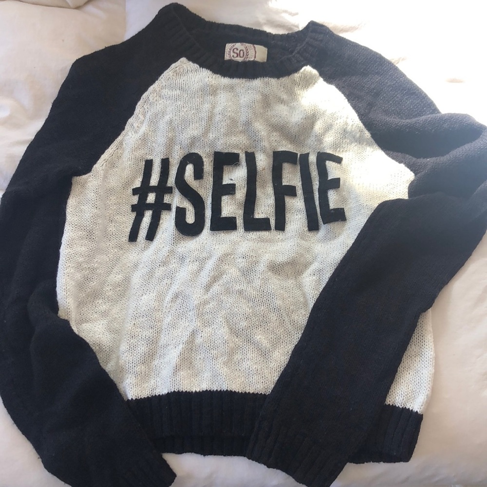 Selfie sweater